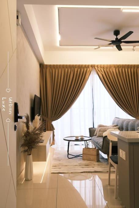Harmony Homestaytrion Trx Kl Mrt Velocity 5-6pax * Kuala Lumpur