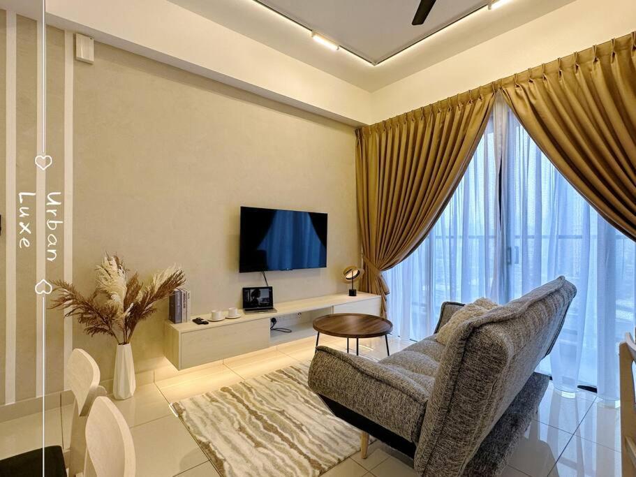 Harmony Homestaytrion Trx Kl Mrt Velocity 5-6pax * Kuala Lumpur